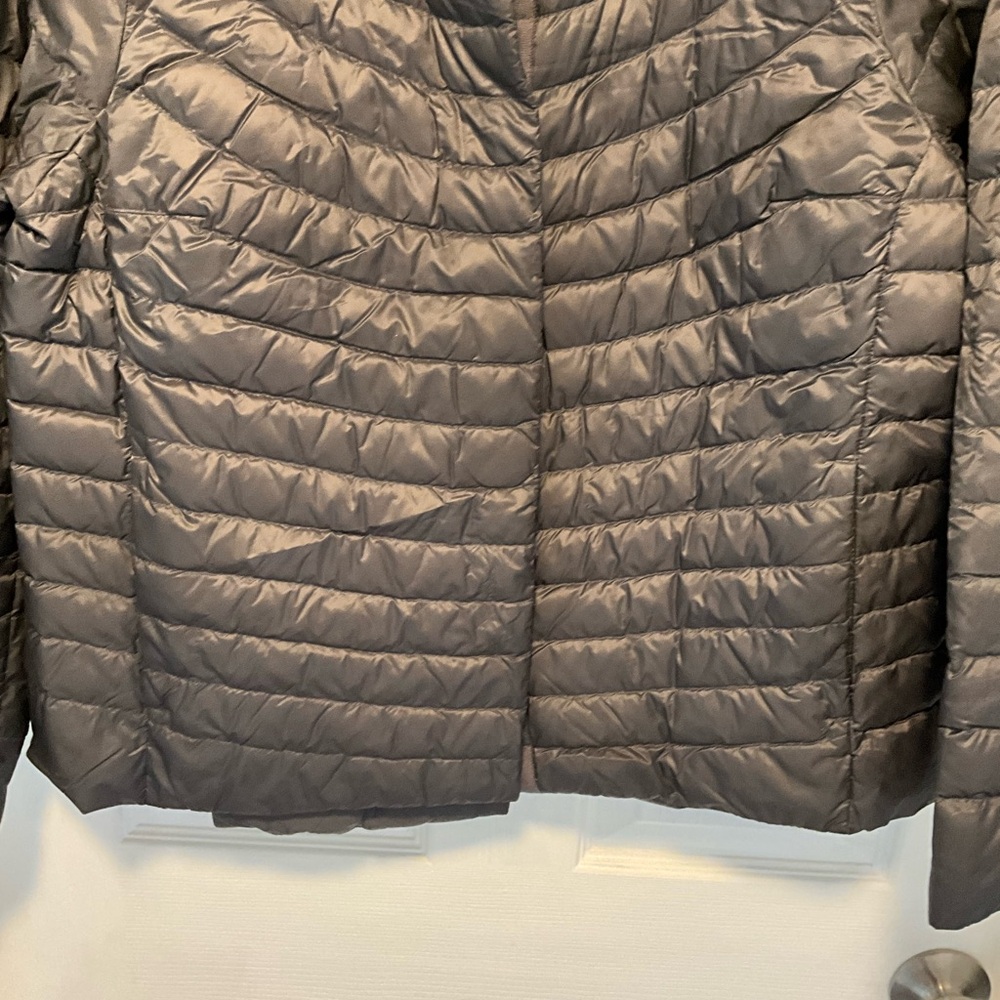 ATHLETA Downkind Silver Bells Snap Front Lightweight Quilted Puffer Jacket - Picture 3 of 7